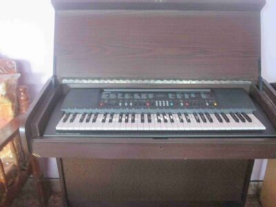 Yamaha Keyboard For Sale (PSR 300)