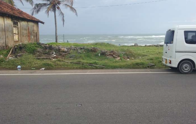 Beach land selling ideal villa or commercial development