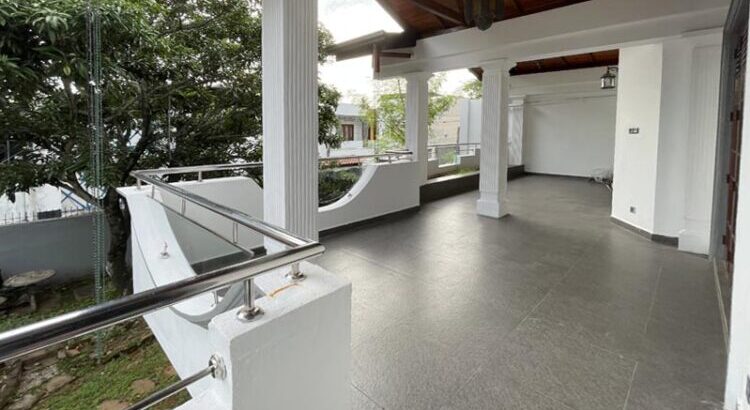 Luxury House for Sale on Watarappola Road, Mount Lavinia