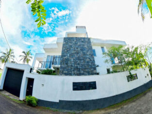 Two Storied Luxury House for Sale in Pasyala, Nittambuwa.