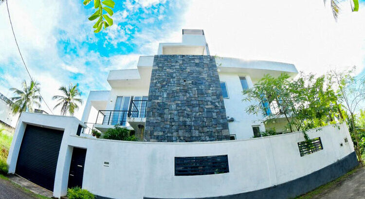 Two Storied Luxury House for Sale in Pasyala, Nittambuwa.