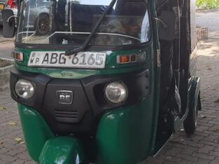 Bajaj 4 Stroke Three-wheeler for sale