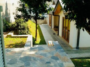 House for sale in Thennekumbura Kandy