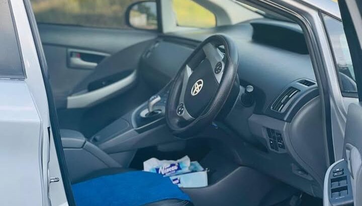 TOYOTA PRIUS S GRADE 3RD GEN