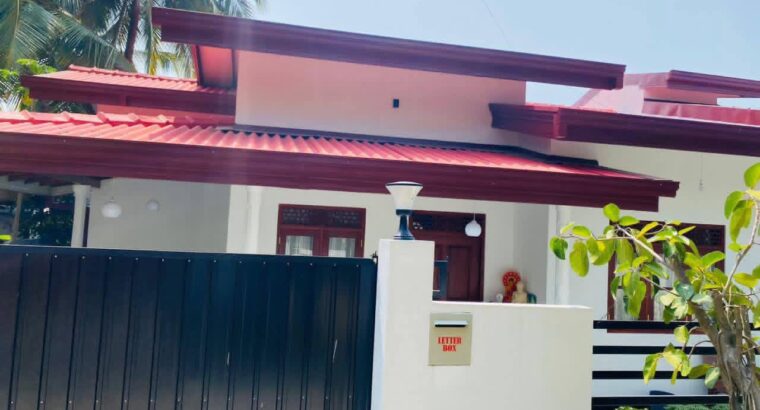 Single story House for sale in pokunuwita