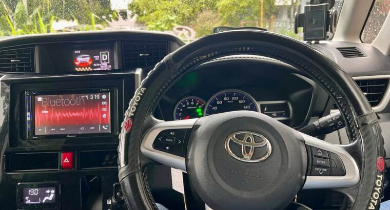 TOYOTA TANK CUSTOM GS ROOMY