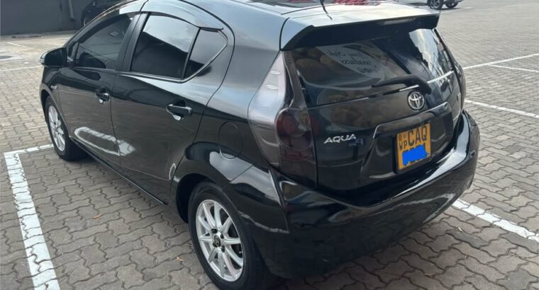 TOYOTA AQUA S Grade