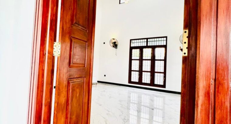 House For Sale In Katuwapitiya