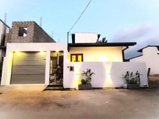🏡 𝐁𝐫𝐚𝐧𝐝-𝐍𝐞𝐰 𝐌𝐨𝐝𝐞𝐫𝐧 𝐒𝐢𝐧𝐠𝐥𝐞-𝐒𝐭𝐨𝐫𝐞𝐲 𝐇𝐨𝐮𝐬𝐞 𝐟𝐨𝐫 𝐒𝐚𝐥𝐞 Athurugiriya
