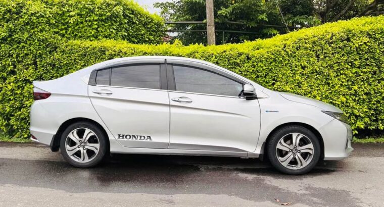 Honda Grace Ex Limited Edition 2016 Safety(Fully Loaded)
