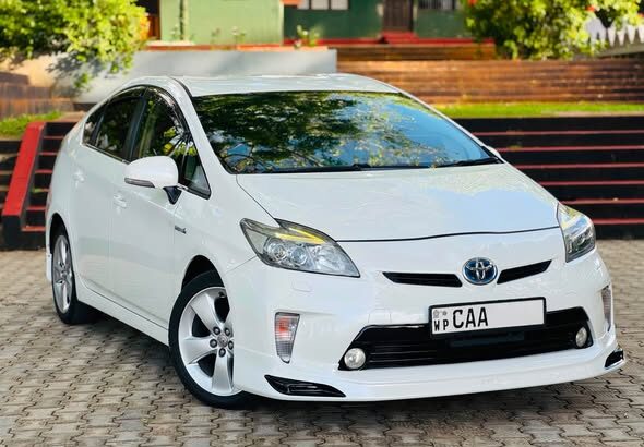 Toyota Prius S Touring