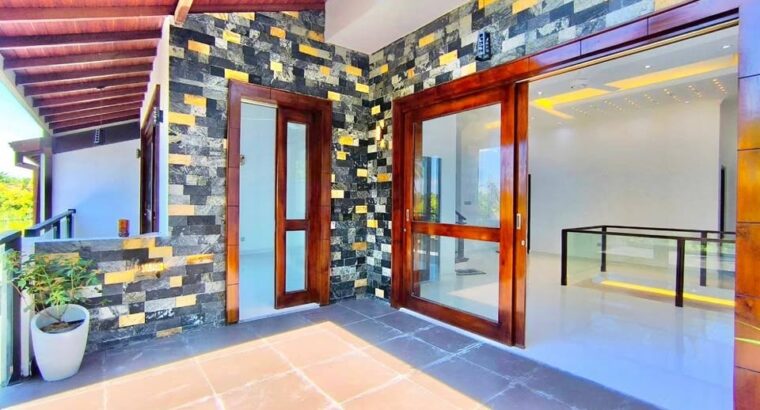 Super Luxury 59.5 Million 4 Bedroom Brand New 3 Storyed Luxury House For Sale In Malabe.