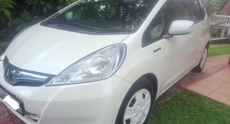 Honda Fit GP1 HYBRID 2015