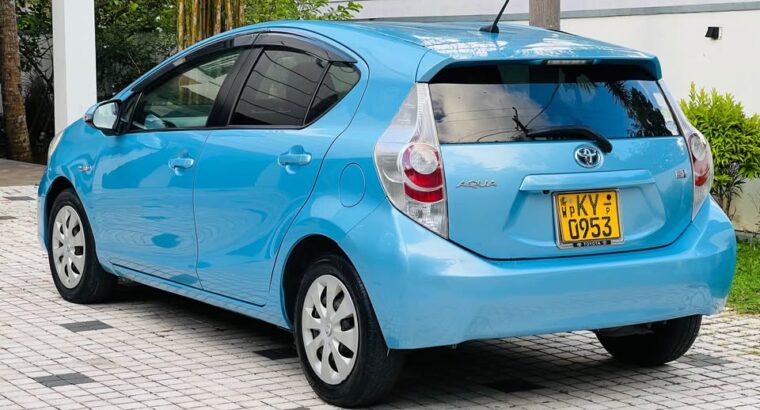 Toyota Aqua 2012