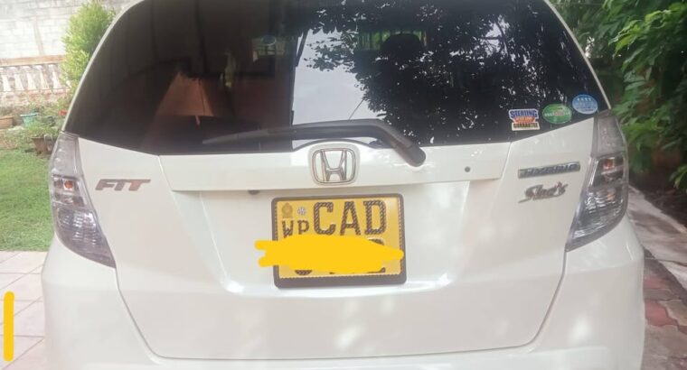 Honda Fit GP1 HYBRID 2015