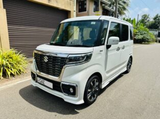 Suzuki Spacia Custom Z