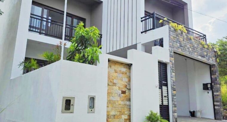 Brand New 3 Storied Luxury House for Sale In Rathnarama Road Malabe