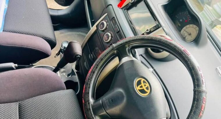 Toyota IST 2006