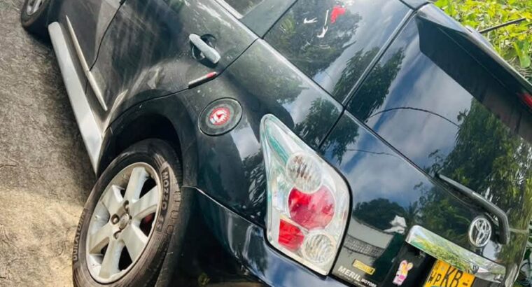 Toyota IST 2006