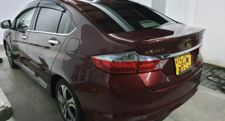 Honda Grace (Ex package)