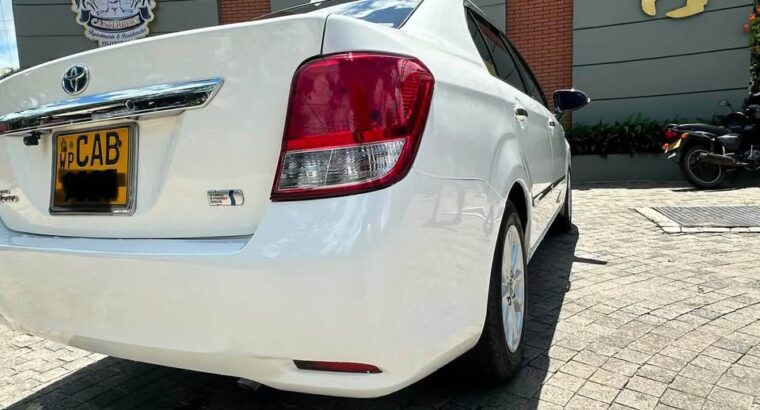 Toyota Axio Hybrid 2014