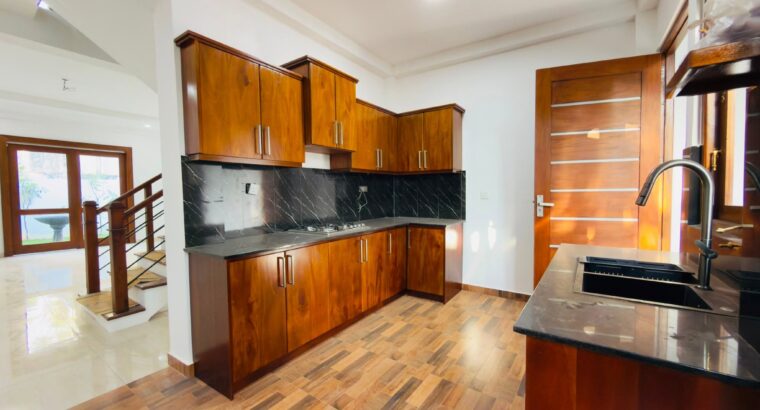 Brand New two Storey Luxury House For Sale In Thalwathugoda Road Hokandara