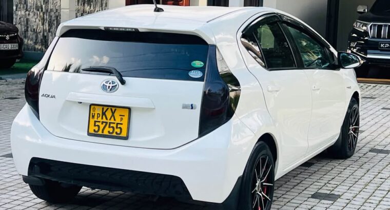 Toyota Aqua 2013 S Limited Home use Car For Sale