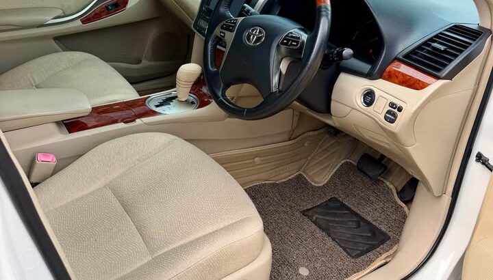TOYOTA Premio G Superior 2014