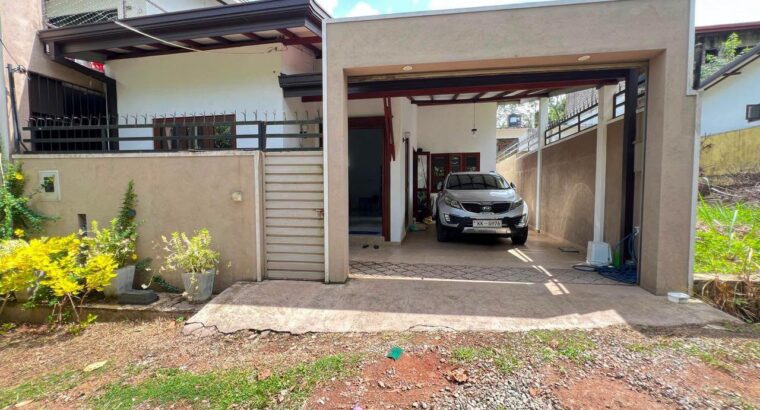 Good Condition Single Storied House For Sale in Athurugiriya