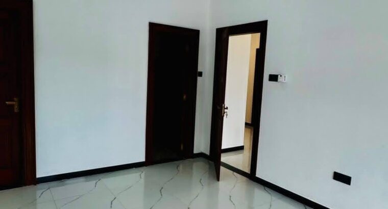 KAHATHUDUWA BRAND NEW BOX TYPE MODERN HOUSEWITH ROOF TOP AREA