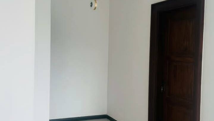 KAHATHUDUWA BRAND NEW BOX TYPE MODERN HOUSEWITH ROOF TOP AREA