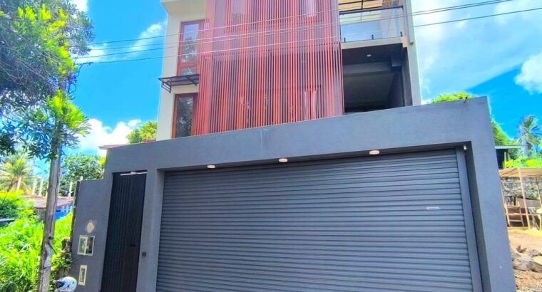Newly Build Luxury 3 Storyed House For Sale In Thalawathugoda