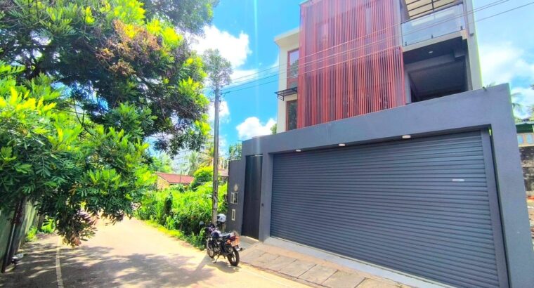 Newly Build Luxury 3 Storyed House For Sale In Thalawathugoda