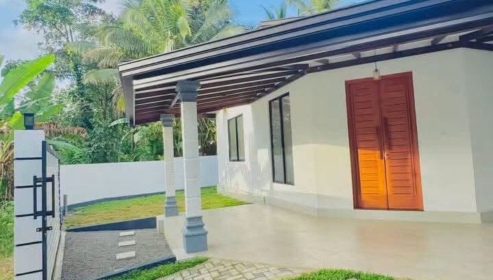 BRAND NEW LUXURY HOUSE FOR SALE UDUGAMPOLA , GAMPAHA