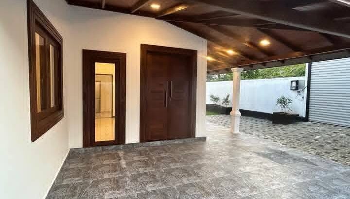BRAND NEW, FULLY EQUIPPED, 4-BEDROOM HOUSE (NEVER OCCUPIED) LOCATED 500M FROM HIGH LEVEL ROAD IN WATARAKA, HOMAGAMA
