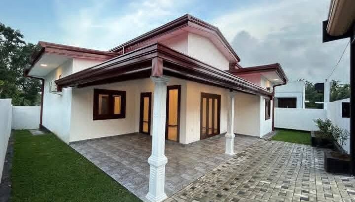 BRAND NEW, FULLY EQUIPPED, 4-BEDROOM HOUSE (NEVER OCCUPIED) LOCATED 500M FROM HIGH LEVEL ROAD IN WATARAKA, HOMAGAMA