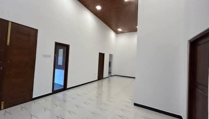 BRAND NEW, FULLY EQUIPPED, 4-BEDROOM HOUSE (NEVER OCCUPIED) LOCATED 500M FROM HIGH LEVEL ROAD IN WATARAKA, HOMAGAMA