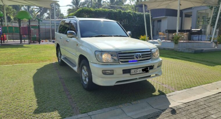 TOYOTA LAND CRUISER SAHARA 100