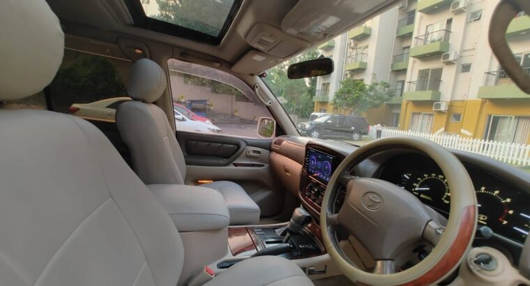 TOYOTA LAND CRUISER SAHARA 100