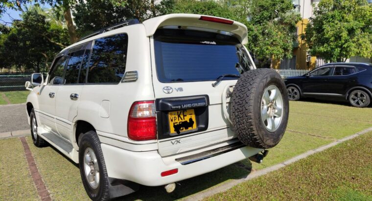 TOYOTA LAND CRUISER SAHARA 100
