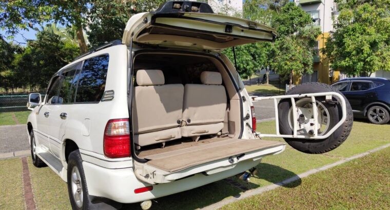 TOYOTA LAND CRUISER SAHARA 100