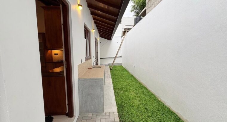 BRAND NEW LUXURY HOUSE FOR SALE – BATTARAMULLA