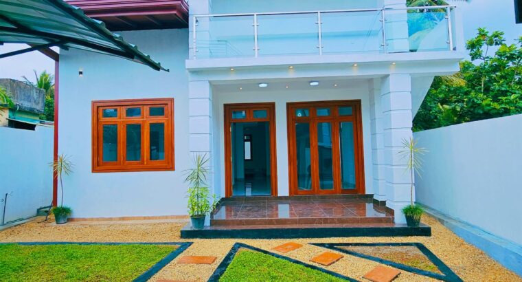 SUPER LUXURY 2-STOREY HOUSE WITH ROOFTOP FOR SALE – POLGASOWITA, KOTTAWA ROAD